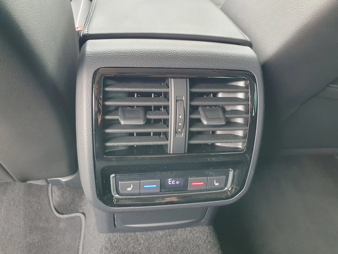 VW Passat VW Passat Var GTE Plug-In-Hybrid 1.4 TSI - изображение 9