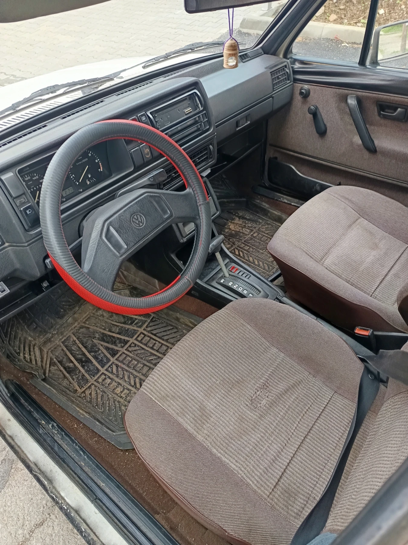 VW Golf Автоматик 1.6 газ - изображение 6