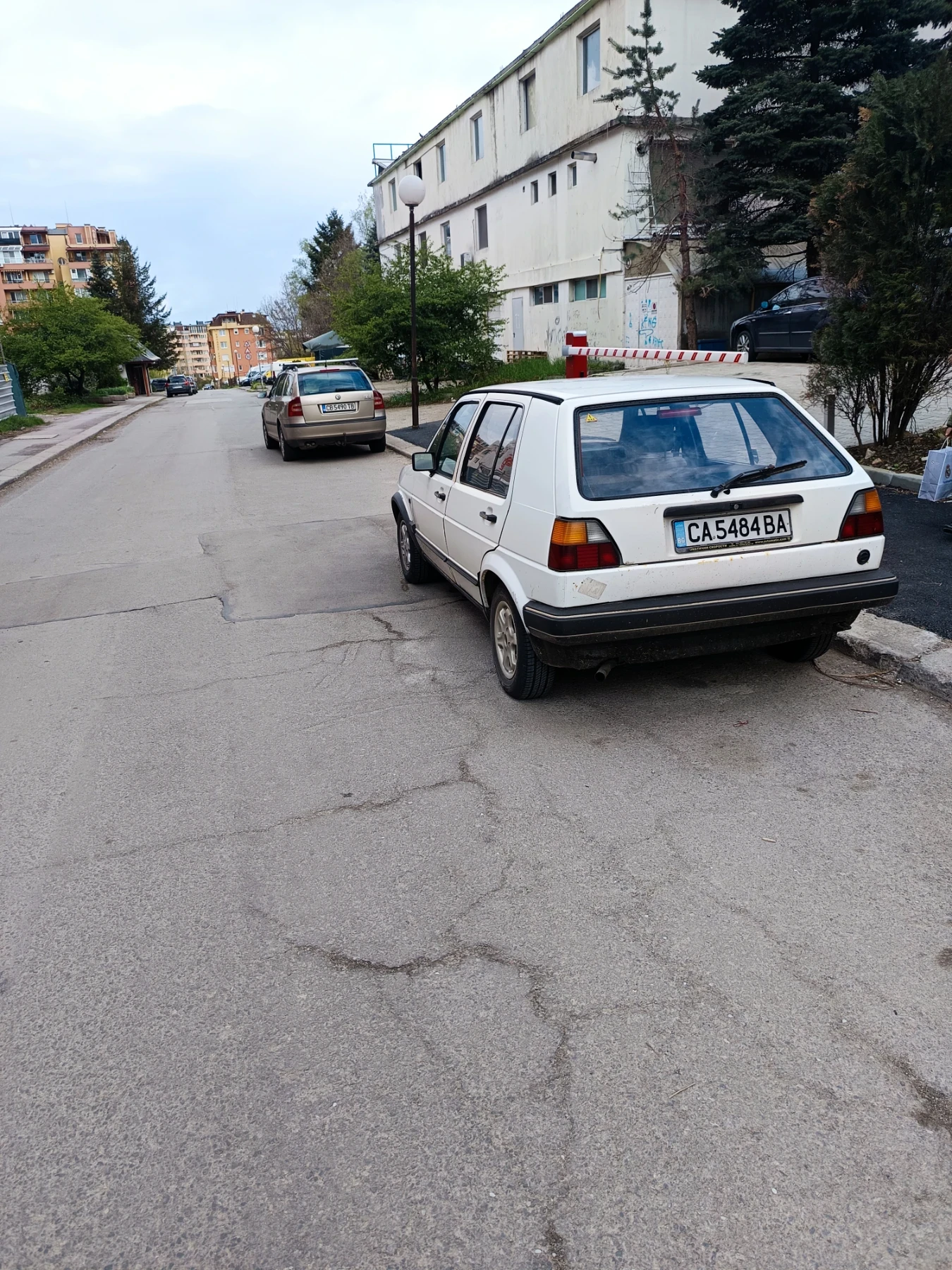 VW Golf Автоматик 1.6 газ - изображение 4