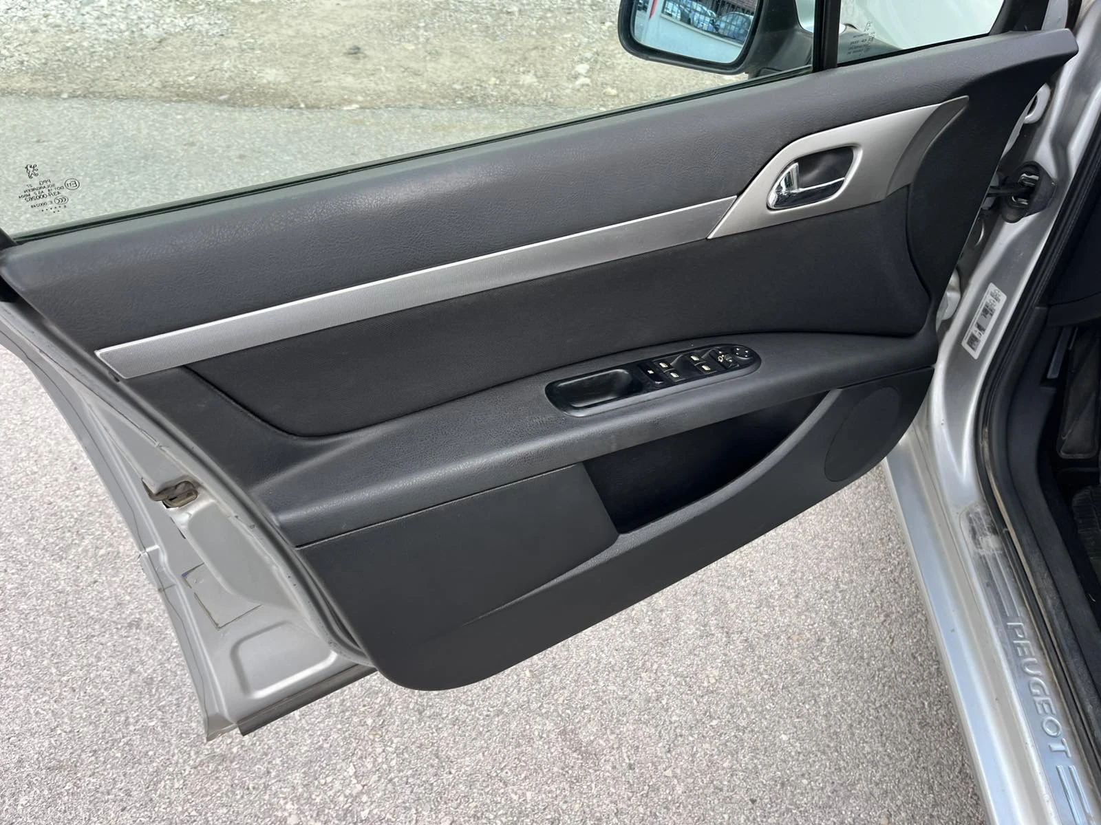 Peugeot 407 2.0HDI 136 кс КЛИМАТРОНИК РЕГИСТРИРАНО ОБСЛУЖЕНО - изображение 7