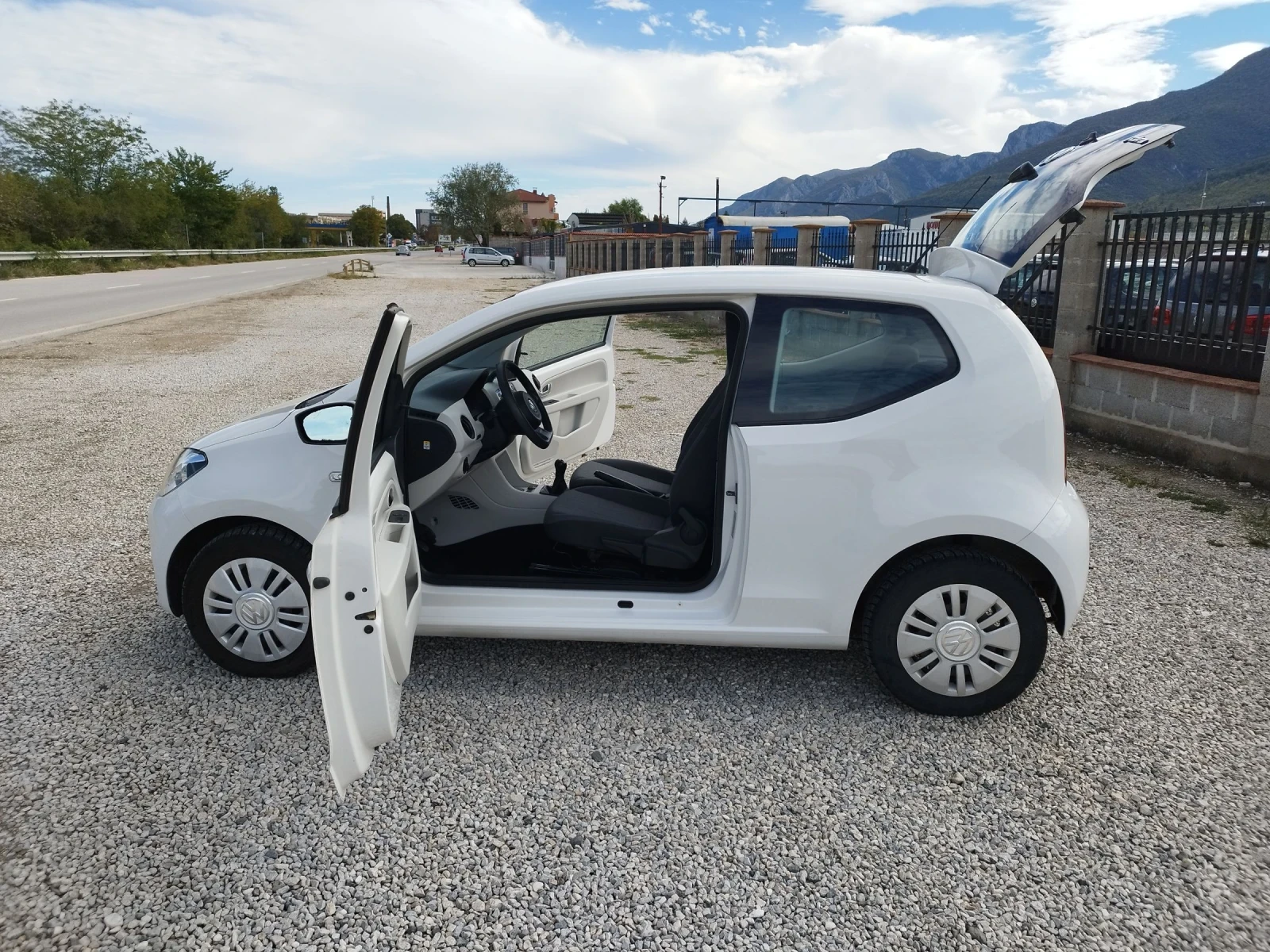 VW Up 1.0 MPI 75000 km. - изображение 9