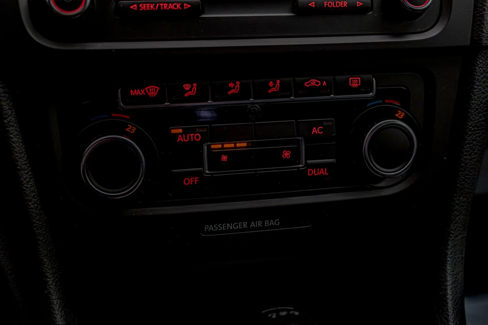 VW Golf 1.6TDI/DSG/Климатроник/МултиВолан/Автопилот, снимка 11 - Автомобили и джипове - 53738358