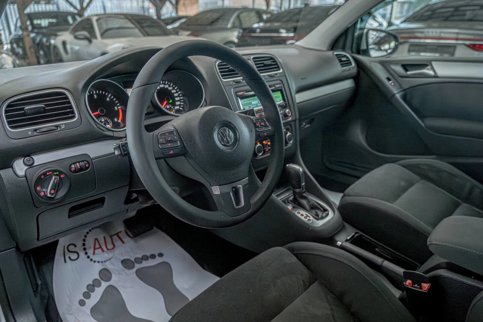 VW Golf 1.6TDI/DSG/Климатроник/МултиВолан/Автопилот, снимка 7 - Автомобили и джипове - 53738358