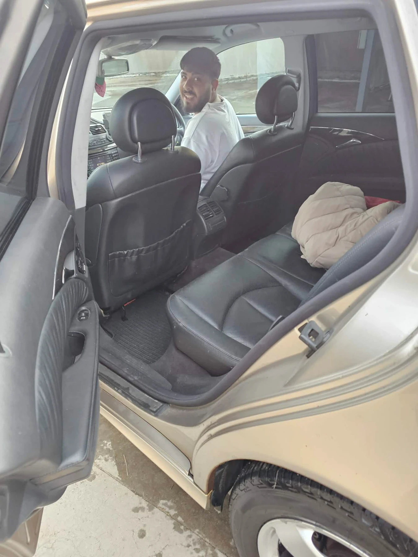 Mercedes-Benz E 320, снимка 5 - Автомобили и джипове - 54296316