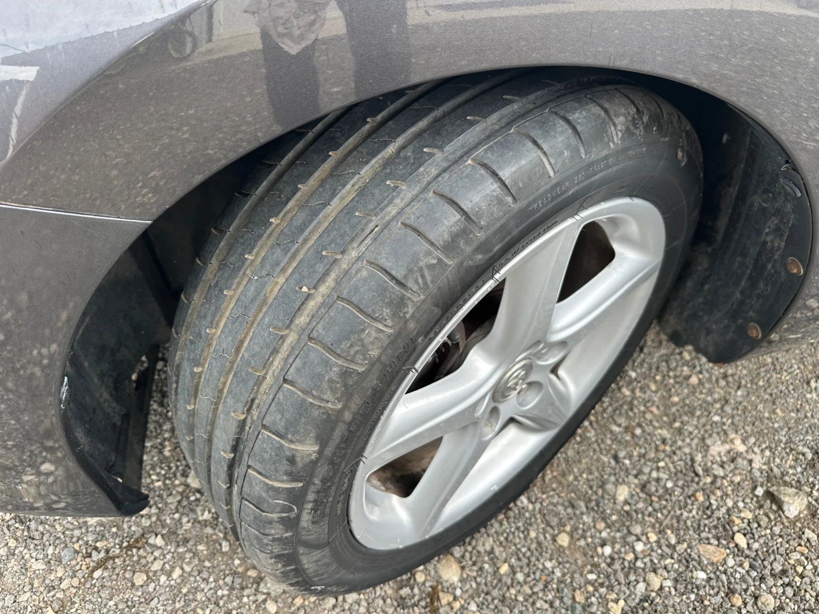 Toyota Auris 1.33 vvti, снимка 15 - Автомобили и джипове - 54346206