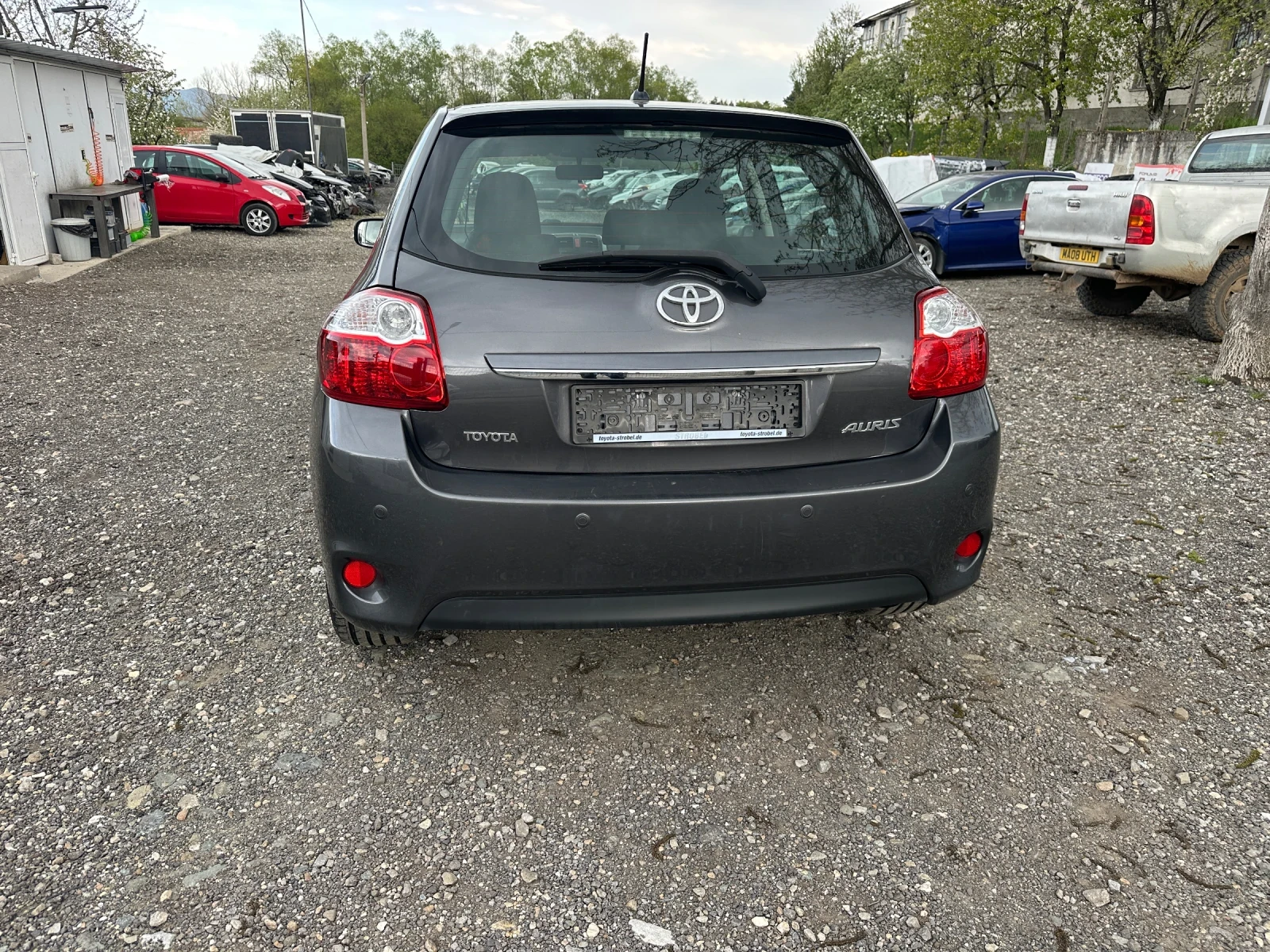 Toyota Auris 1.33 vvti, снимка 4 - Автомобили и джипове - 54346206