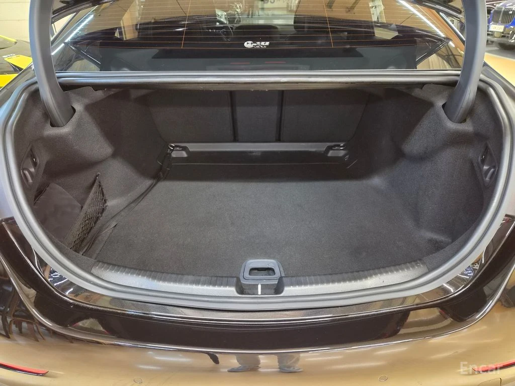 Mercedes-Benz C 300 4MATIC* AMG* BURMESTER* CARBON* HEAD-UP* 360 CAM* , снимка 6 - Автомобили и джипове - 54782936