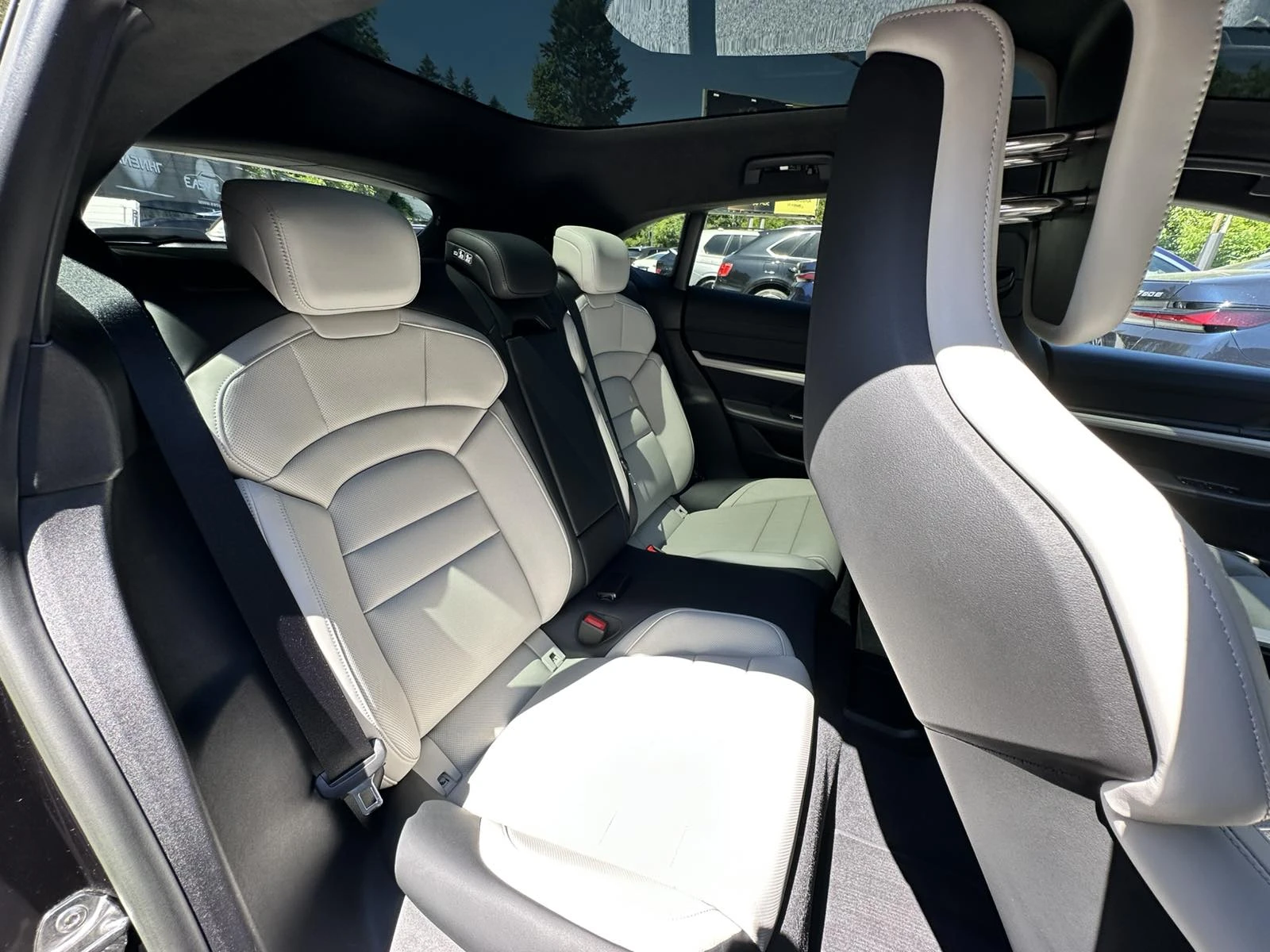 Porsche Taycan Sport Turismo GTS, снимка 15 - Автомобили и джипове - 54955673