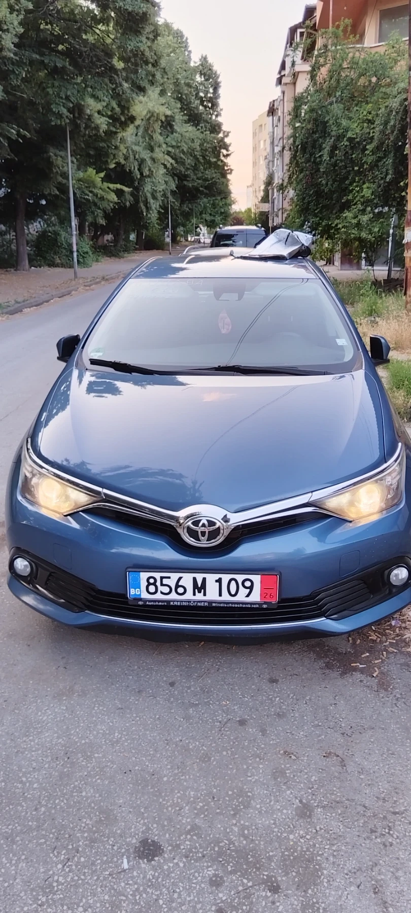 Toyota Auris, снимка 9 - Автомобили и джипове - 55503415
