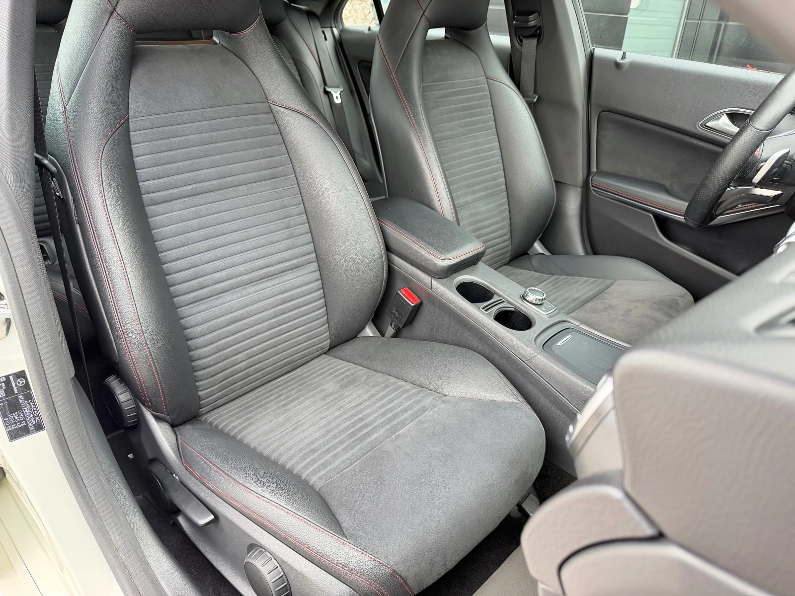 Mercedes-Benz CLA 200 CDi AMG Pack, снимка 11 - Автомобили и джипове - 55791466