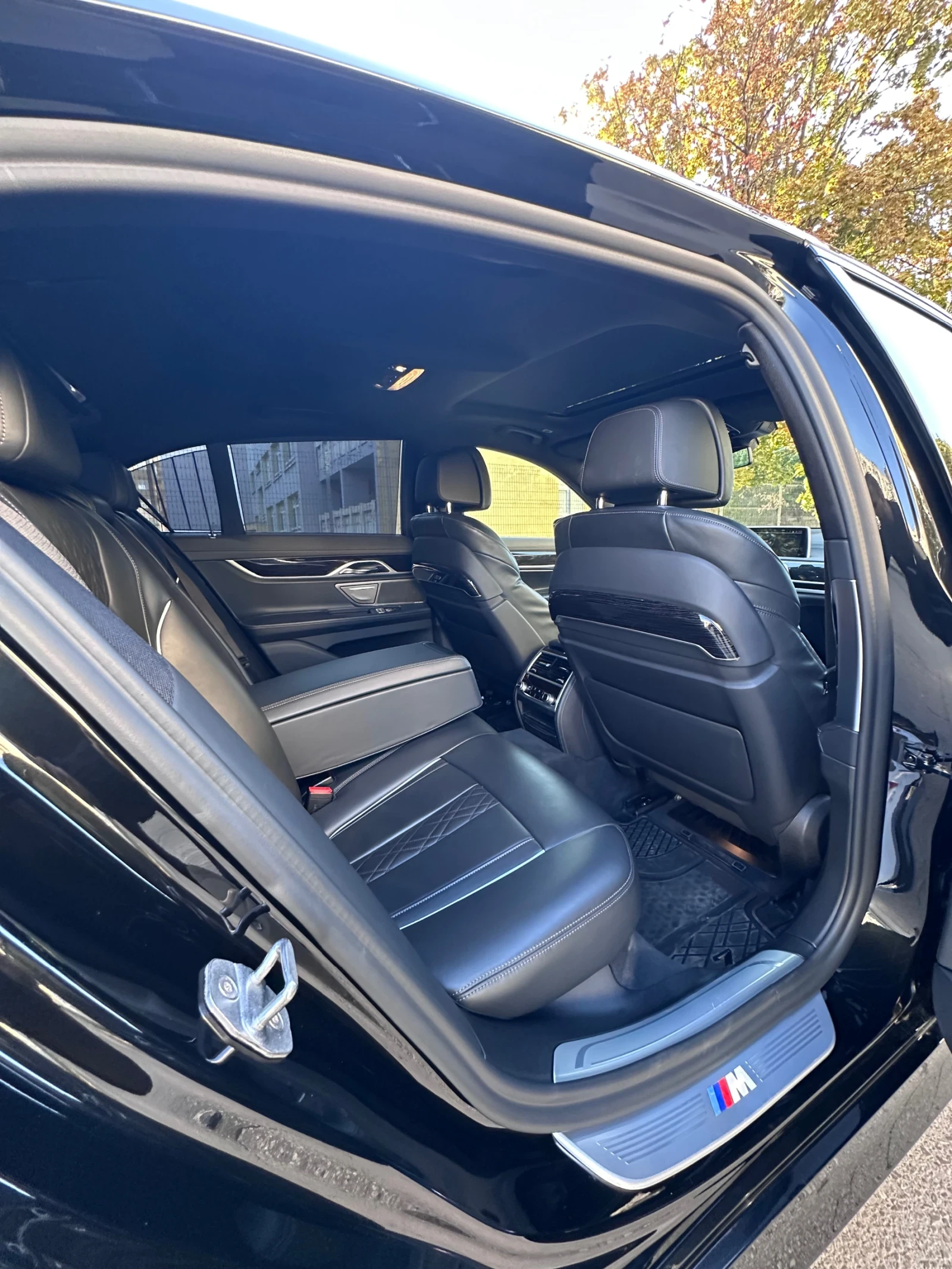 BMW 730 xDrive Facelift M Sport Laser, снимка 13 - Автомобили и джипове - 56060361