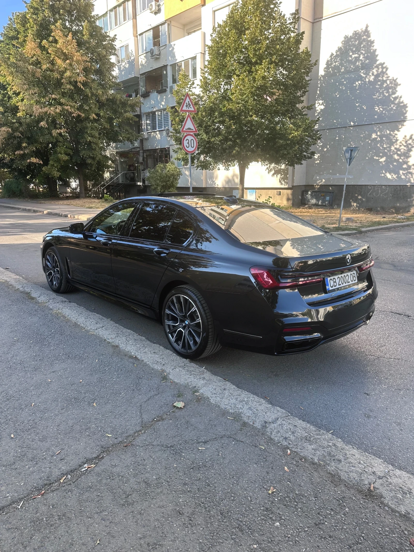 BMW 730 xDrive Facelift M Sport Laser, снимка 5 - Автомобили и джипове - 56060361