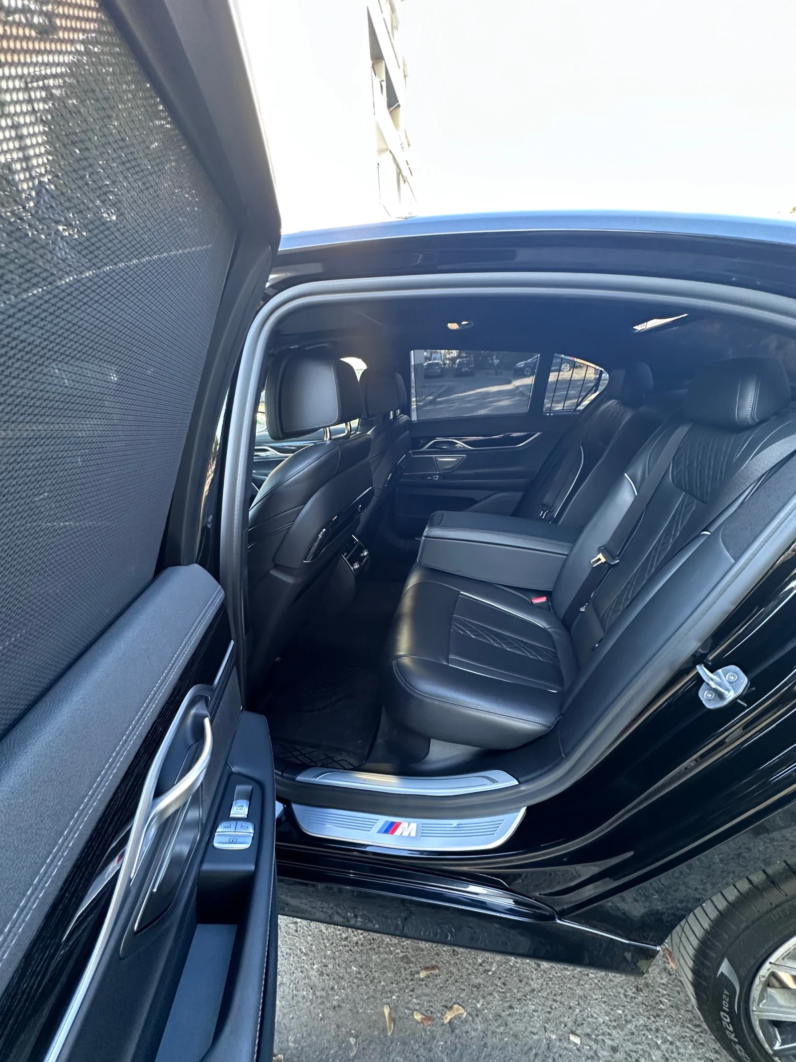 BMW 730 xDrive Facelift M Sport Laser, снимка 11 - Автомобили и джипове - 56060361
