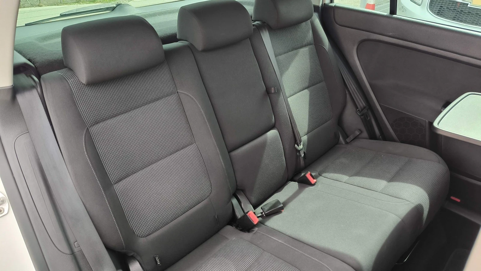 VW Golf Plus 1.6TDI, снимка 12 - Автомобили и джипове - 56259488