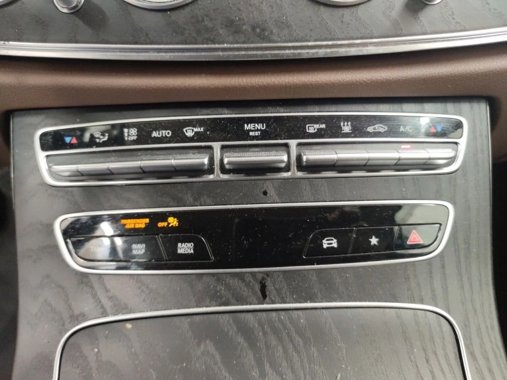 Mercedes-Benz E 300 Break Luxury Line Leather Navi LED, снимка 14 - Автомобили и джипове - 56288017