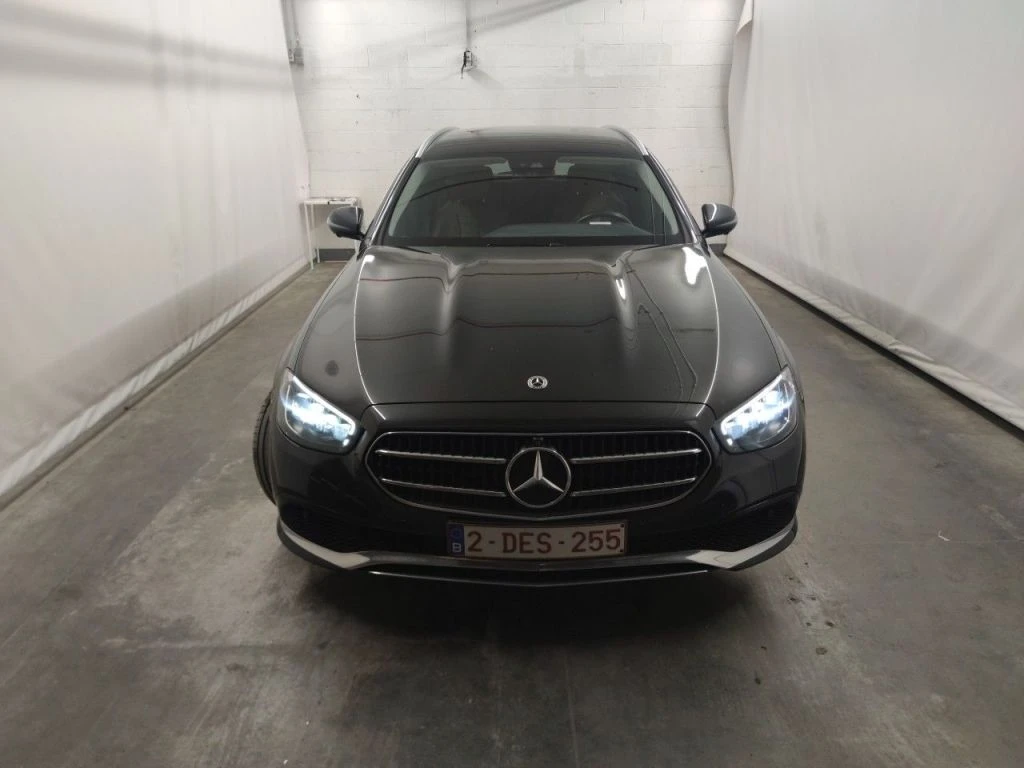 Mercedes-Benz E 300 Break Luxury Line Leather Navi LED, снимка 2 - Автомобили и джипове - 56288017