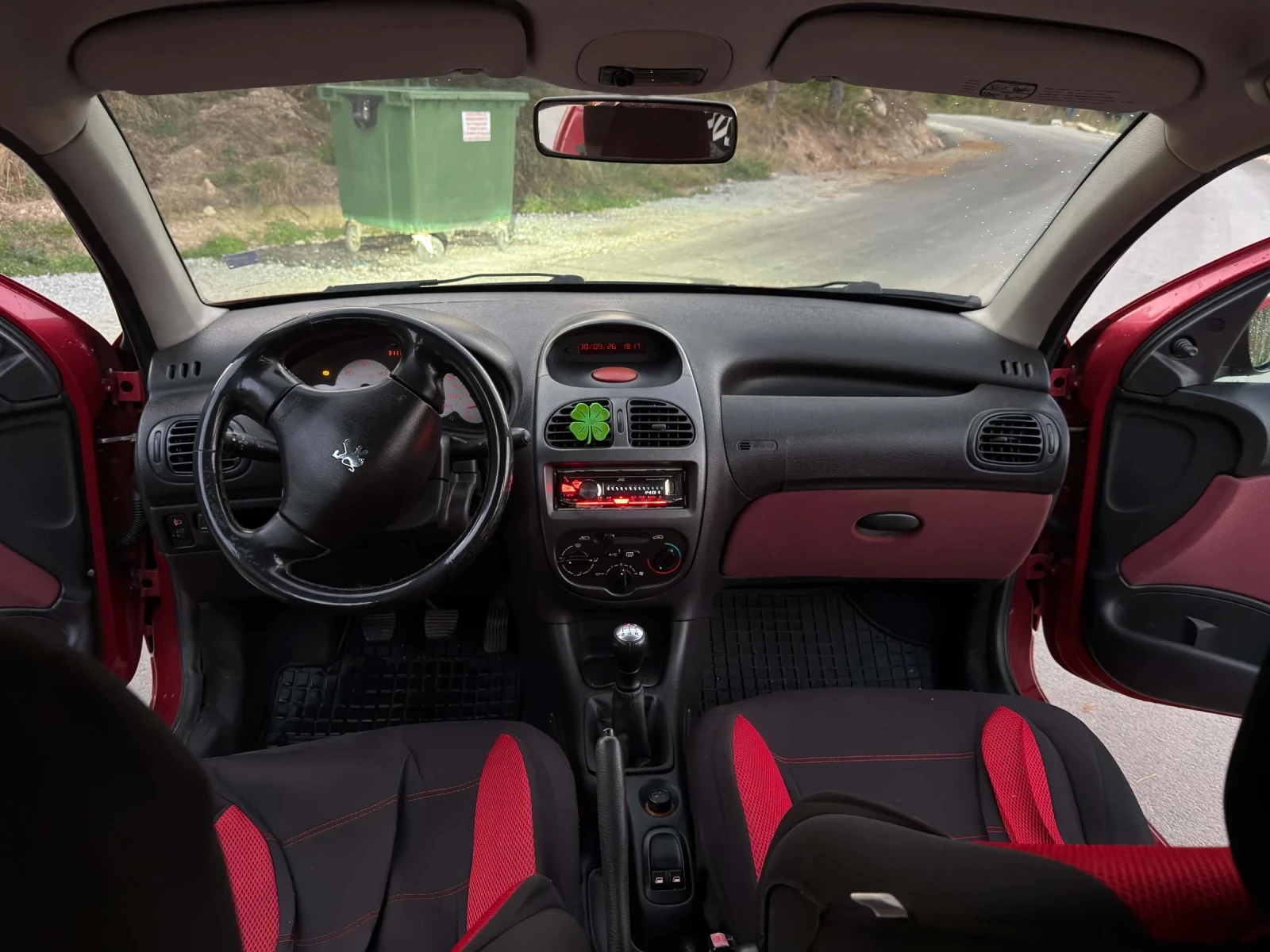 Peugeot 206, снимка 12 - Автомобили и джипове - 56298961