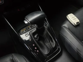 Kia Stonic 1.6 Trendy, снимка 9