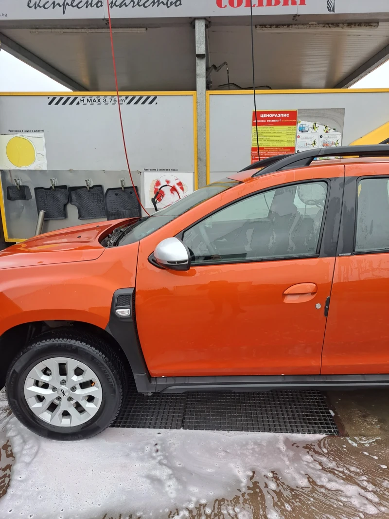 Dacia Duster Заводска газ, снимка 5 - Автомобили и джипове - 48921672