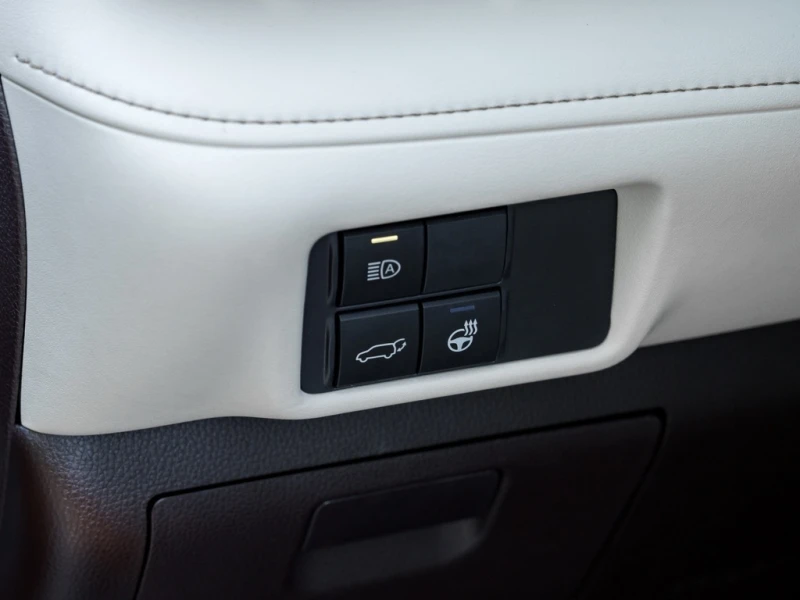 Toyota Highlander * XLE AWD| ONE OWNER| CERAMIC COATED * CARFAX * БЕ, снимка 15 - Автомобили и джипове - 52959512