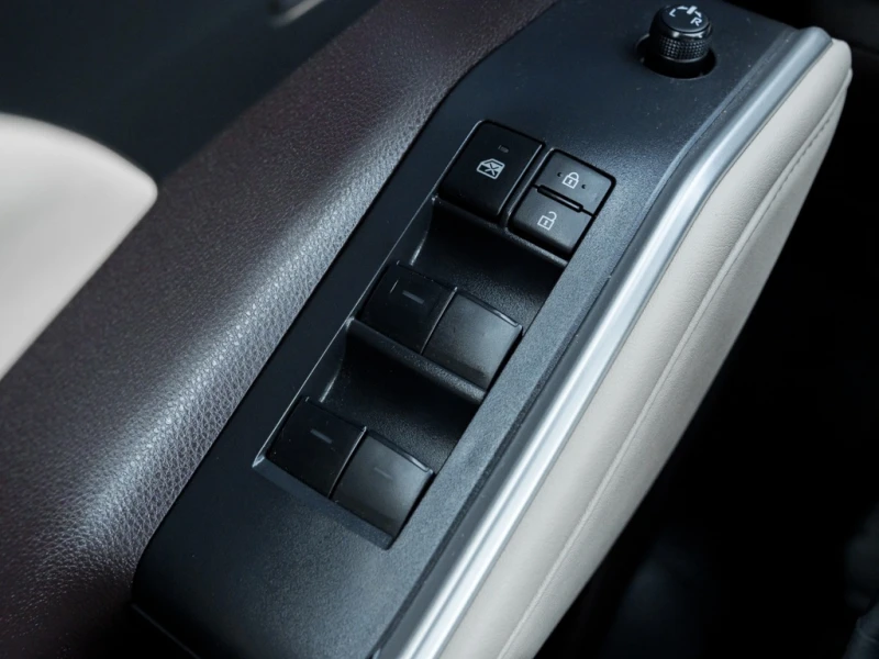 Toyota Highlander * XLE AWD| ONE OWNER| CERAMIC COATED * CARFAX * БЕ, снимка 14 - Автомобили и джипове - 52959512