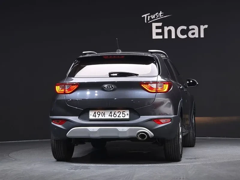 Kia Stonic 1.6 Trendy, снимка 4 - Автомобили и джипове - 55786820