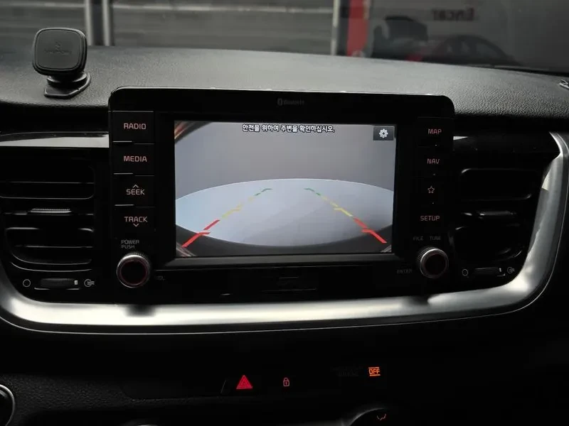 Kia Stonic 1.6 Trendy, снимка 14 - Автомобили и джипове - 55786820
