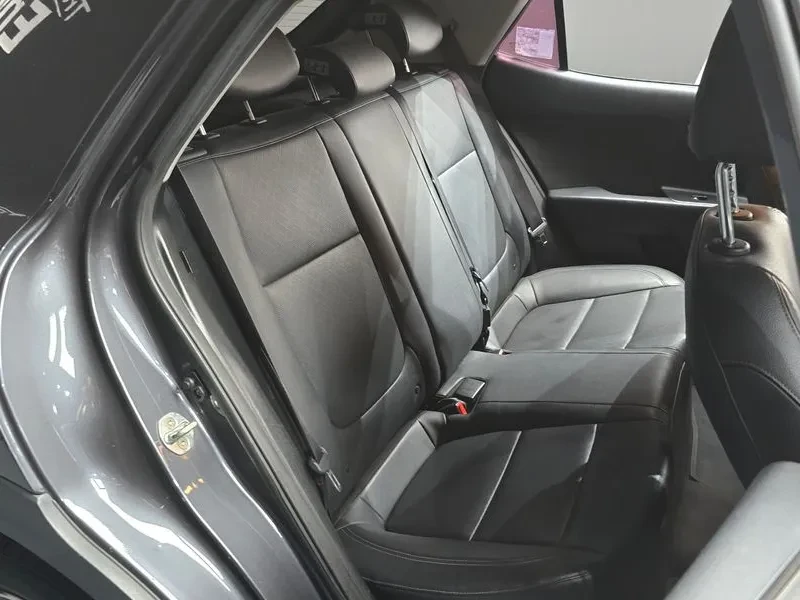 Kia Stonic 1.6 Trendy, снимка 12 - Автомобили и джипове - 55786820