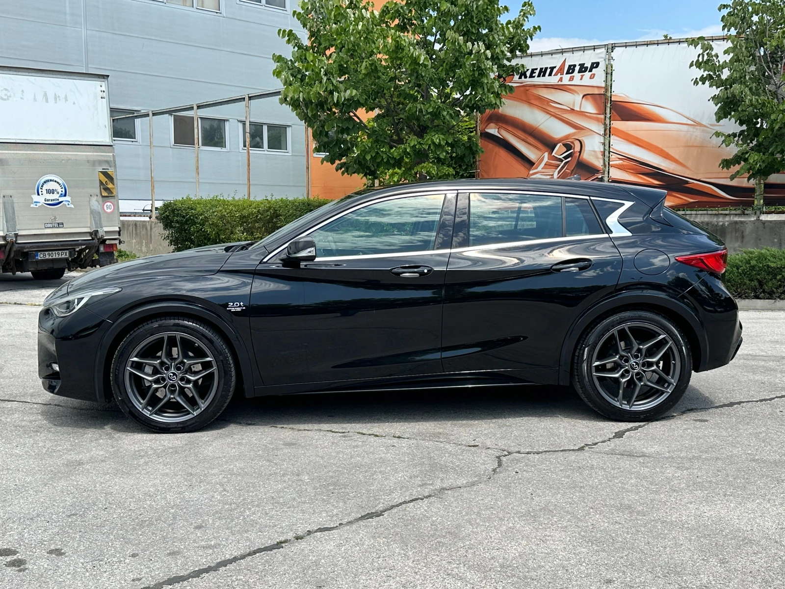 Infiniti Q30 2.0T 4x4 Подгрев/Панорама/BOSE - изображение 2
