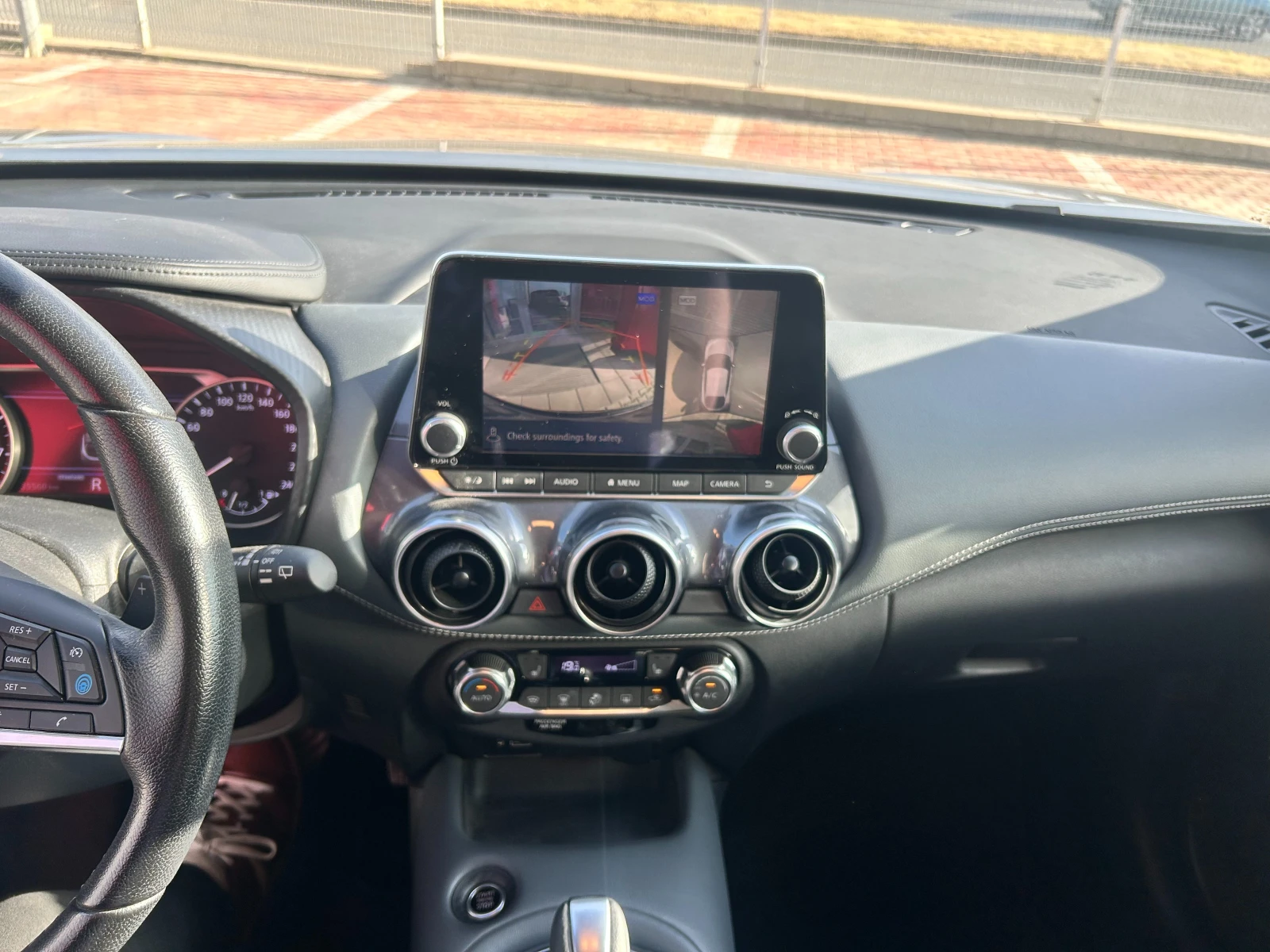 Nissan Juke 1.0 DIG-T Tekna - изображение 7