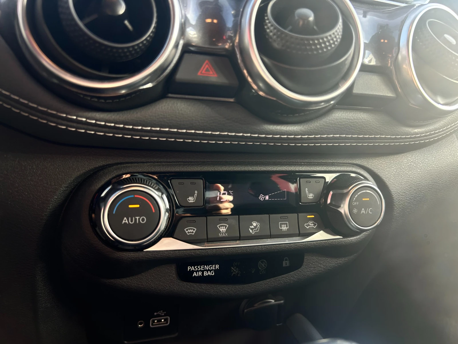 Nissan Juke 1.0 DIG-T Tekna - изображение 6
