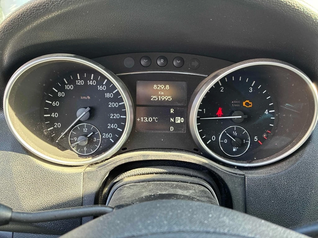 Mercedes-Benz ML 300 * 3.0L BlueTEC * CARFAX * ЦЕНА ДО БГ - изображение 9