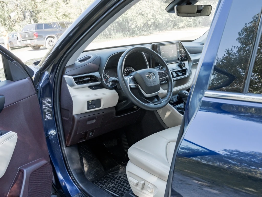 Toyota Highlander * XLE AWD| ONE OWNER| CERAMIC COATED * CARFAX * БЕ - изображение 8