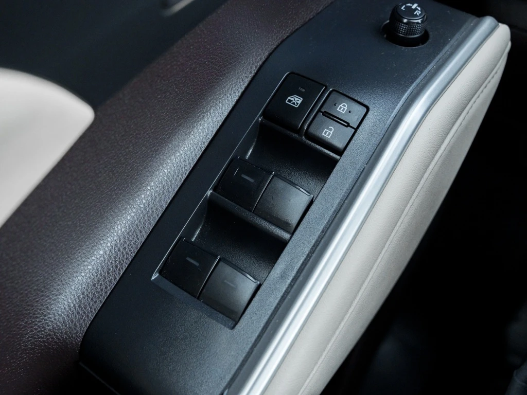 Toyota Highlander * XLE AWD| ONE OWNER| CERAMIC COATED * CARFAX * �� | Mobile.bg � ����������� 14