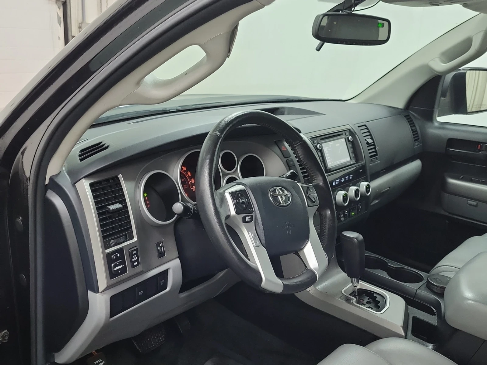 Toyota Sequoia SR5/99410KM/5.7 V8/FACE/�������� �������/CARFAX/ | Mobile.bg � ����������� 8