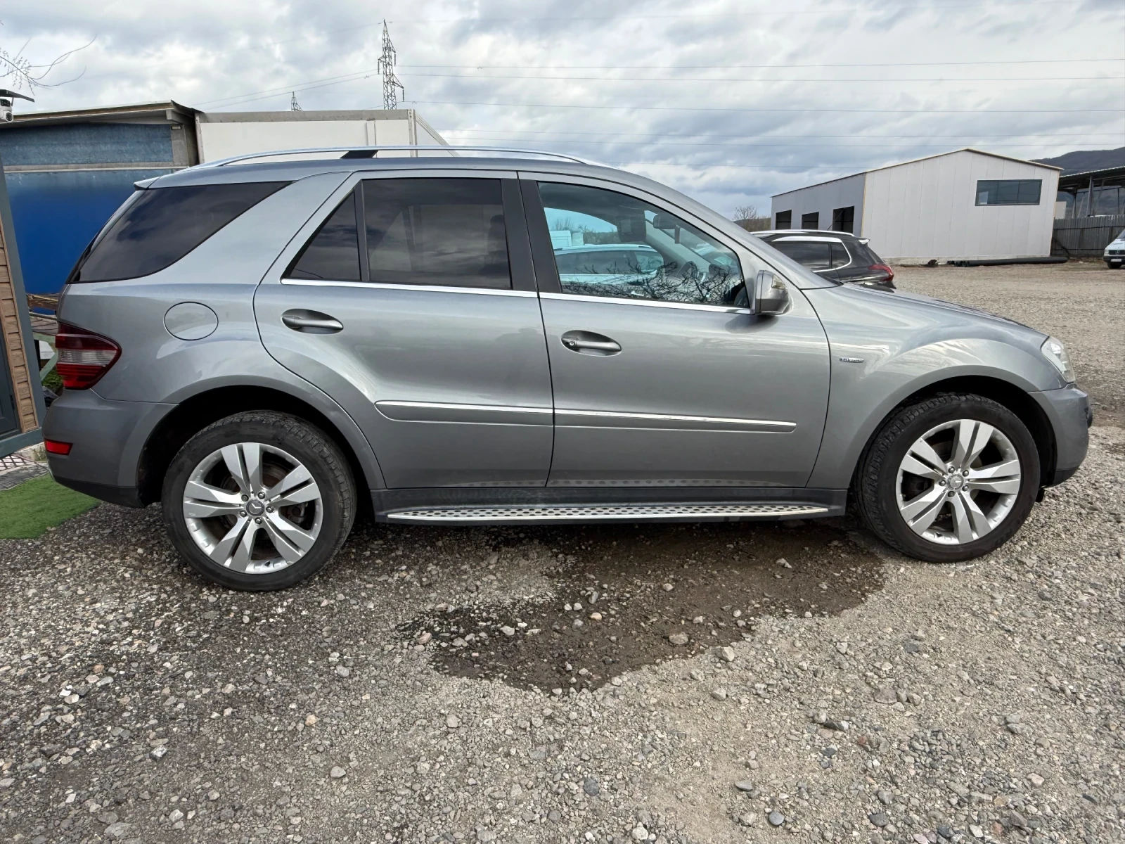 Mercedes-Benz ML 300 Десен волан, снимка 6 - Автомобили и джипове - 53963294
