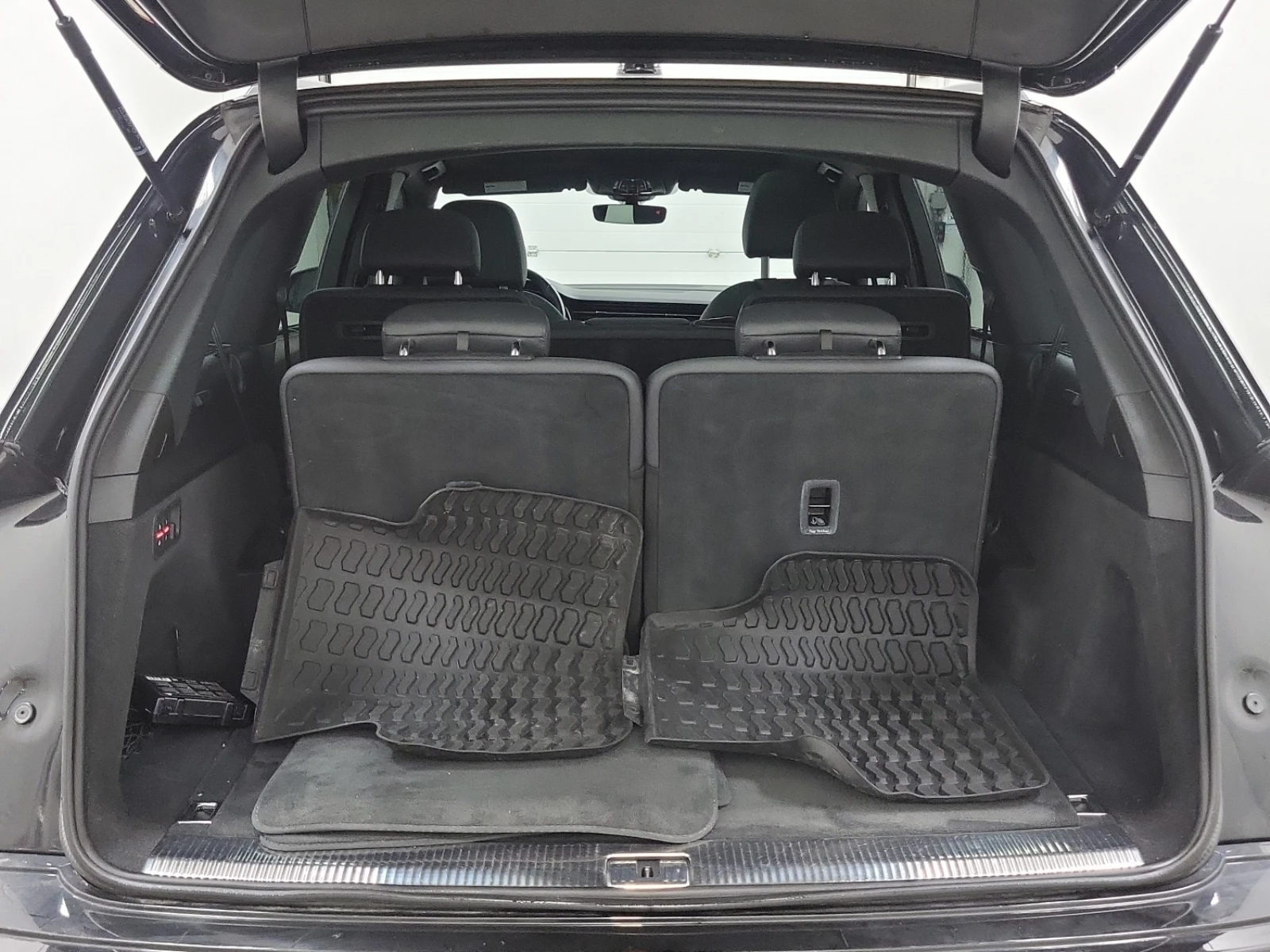 Audi Q7 Progressiv 55 TFSI quattro, снимка 9 - Автомобили и джипове - 54454567