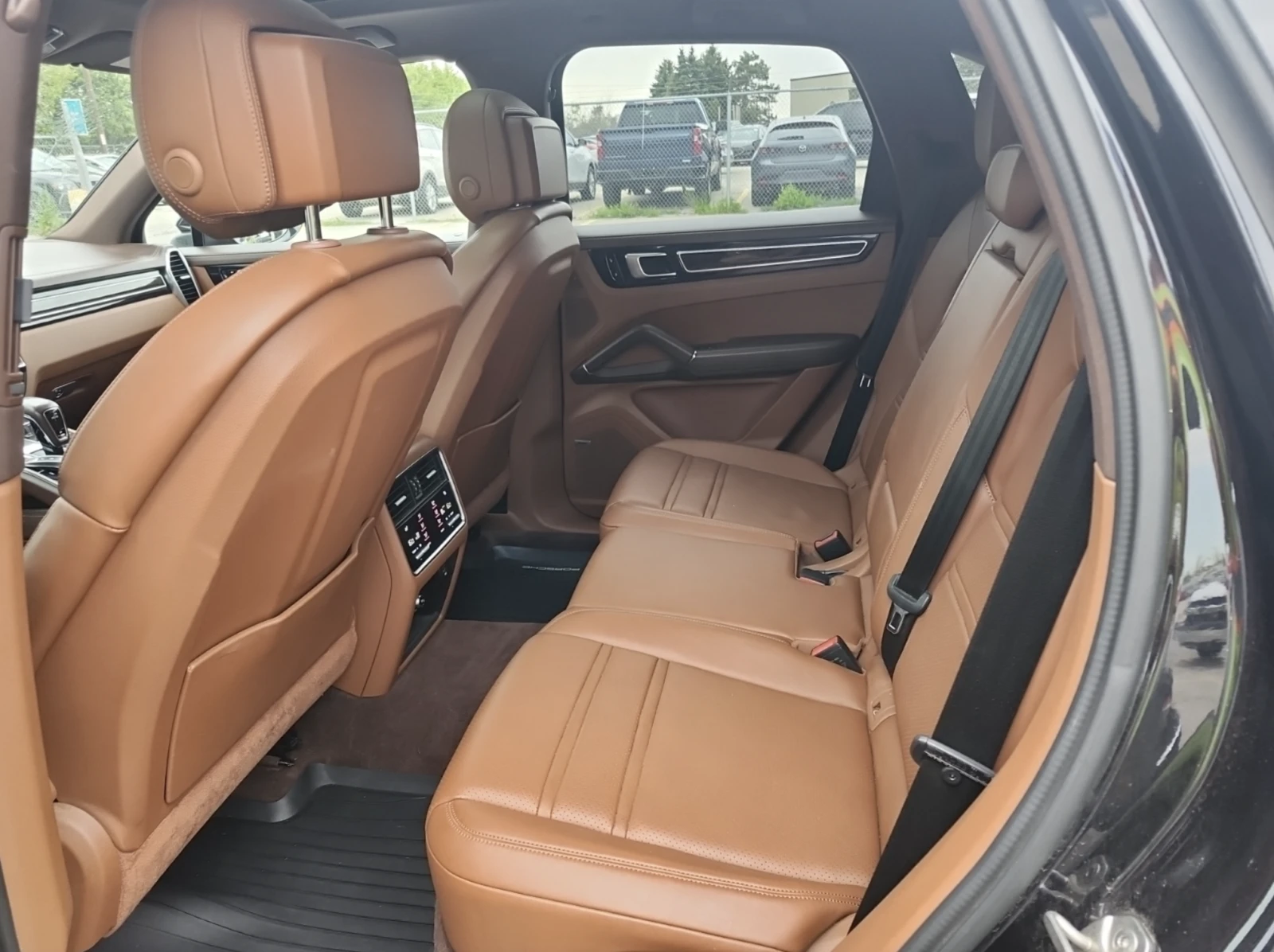 Porsche Cayenne 2019 Porsche Cayenne, снимка 8 - Автомобили и джипове - 54999398
