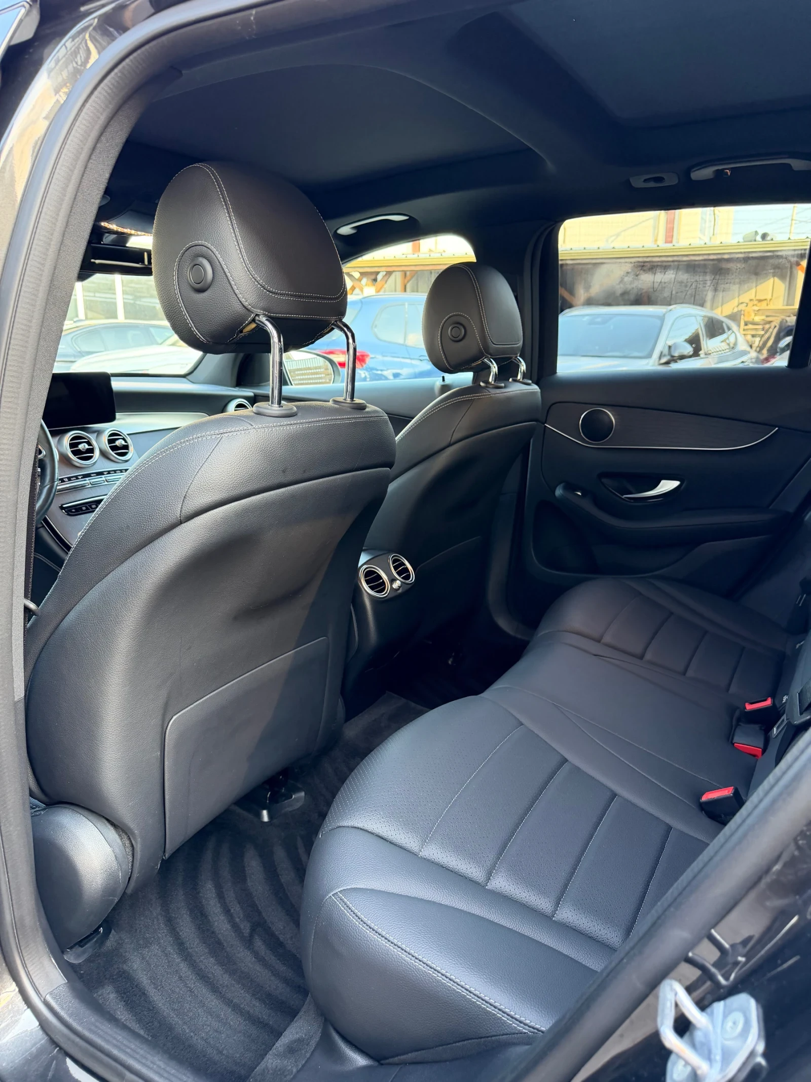 Mercedes-Benz GLC 300 AMG 4-matic, снимка 9 - Автомобили и джипове - 55631820