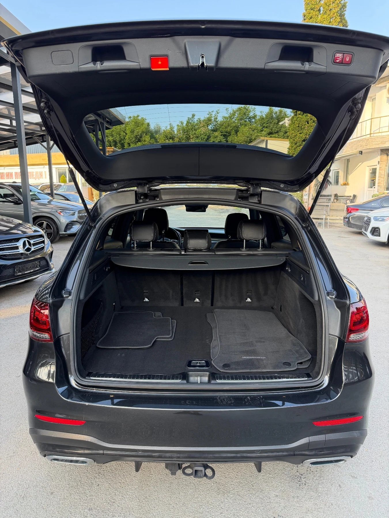 Mercedes-Benz GLC 300 AMG 4-matic, снимка 15 - Автомобили и джипове - 55631820