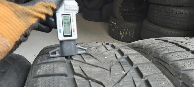 Гуми Зимни 225/55R18, снимка 4 - Гуми и джанти - 30924529