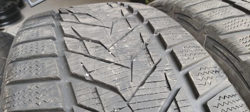 Гуми Зимни 225/55R18, снимка 5 - Гуми и джанти - 30924529