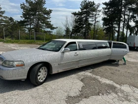  Lincoln Town car