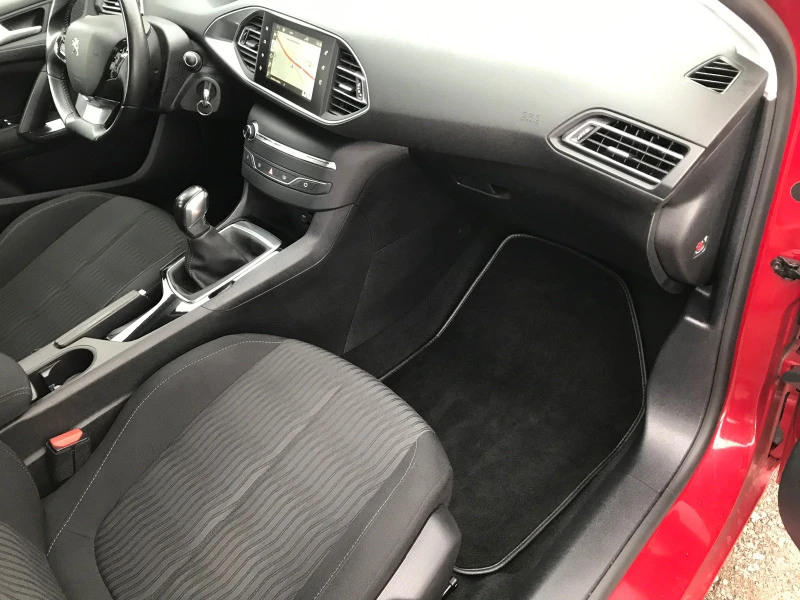 Peugeot 308 NAVI EURO-6 1.2-110k.c., снимка 13 - Автомобили и джипове - 39851879