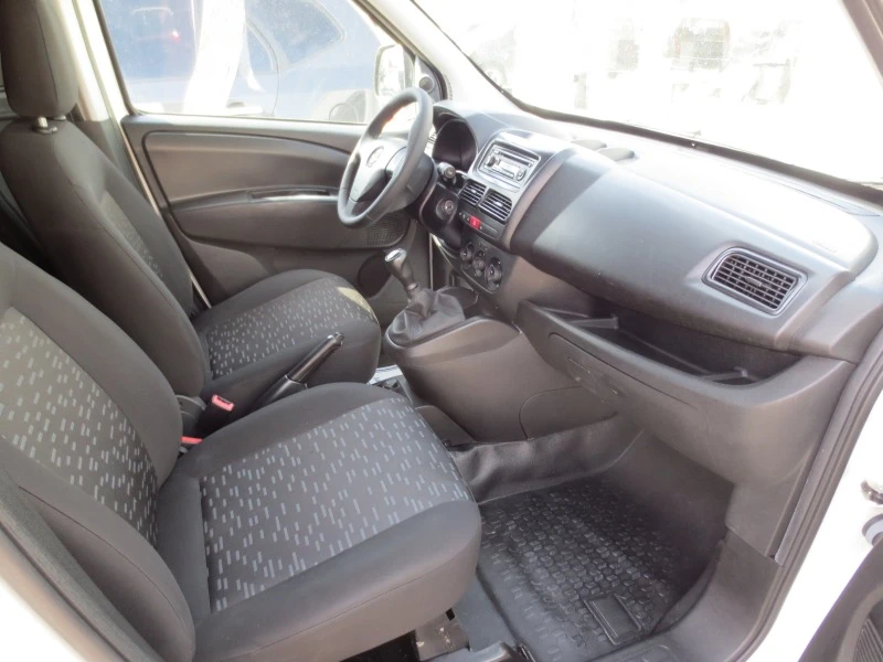 Opel Combo 1.3 CDTI, снимка 13 - Автомобили и джипове - 46111148