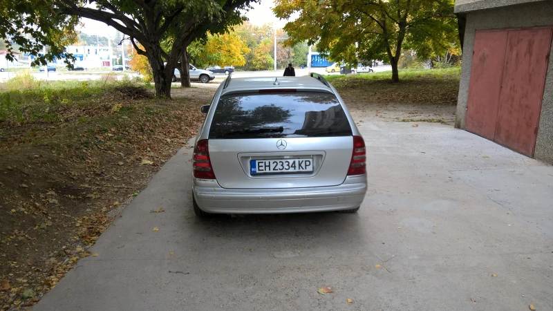 Mercedes-Benz C 220 CDI, снимка 6 - Автомобили и джипове - 47775792