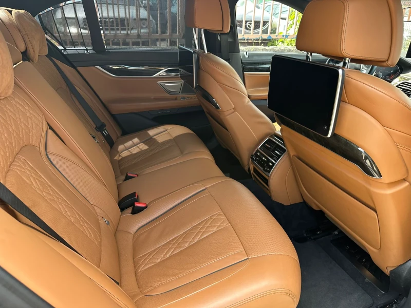 BMW 740 XDrive| Laser| Head Up| EURO6, снимка 10 - Автомобили и джипове - 50910245
