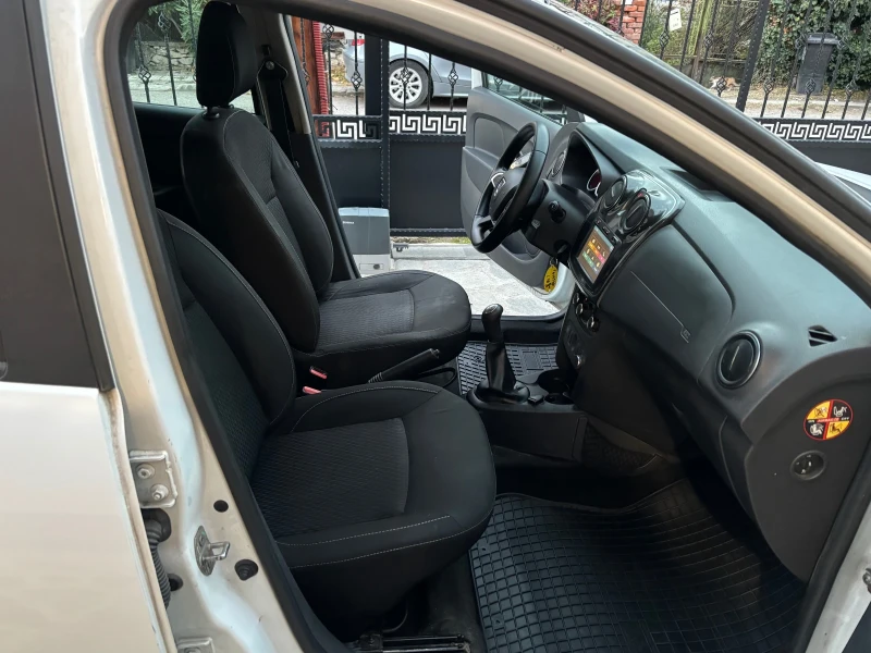 Dacia Logan Mcv 1.5, снимка 9 - Автомобили и джипове - 52122895