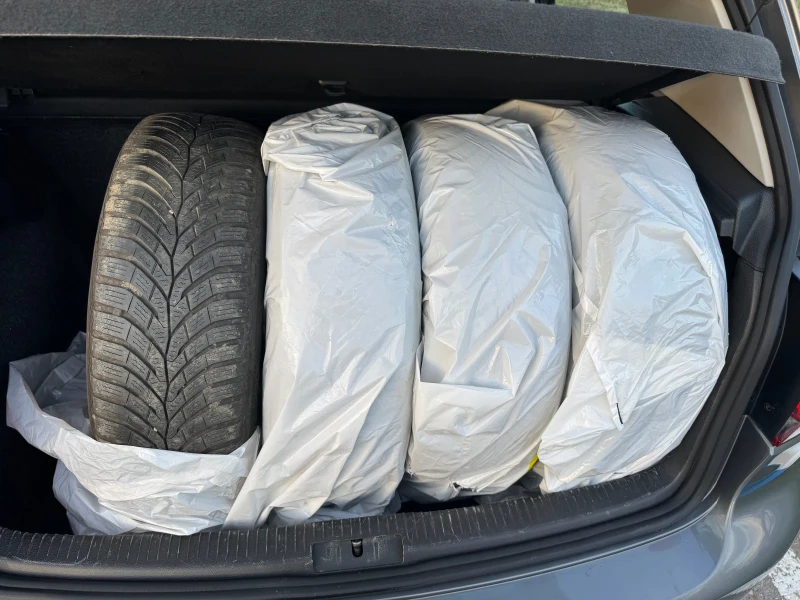 VW Golf TDi, снимка 17 - Автомобили и джипове - 52281345