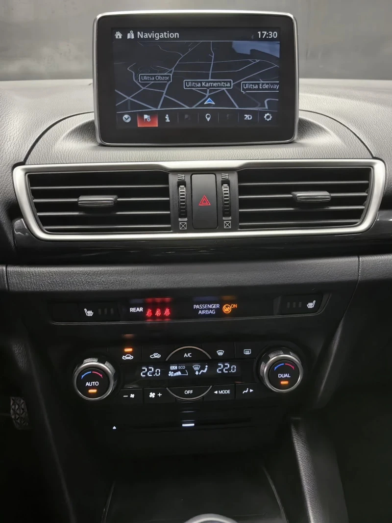 Mazda 3 2.0i* SKYACTIVE* ПОДГРЕВ* ТЕМПОМАТ* НАВИ* 68000КМ*, снимка 11 - Автомобили и джипове - 52503463